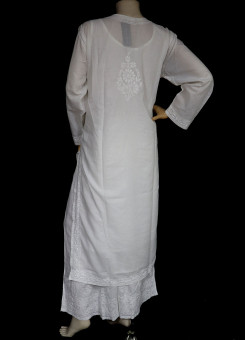 ISHIEQA's White Cotton Chikankari Kurti - RR0401D
