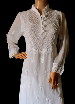 ISHIEQA's White Georgette Chikankari Kurta - MV0406D