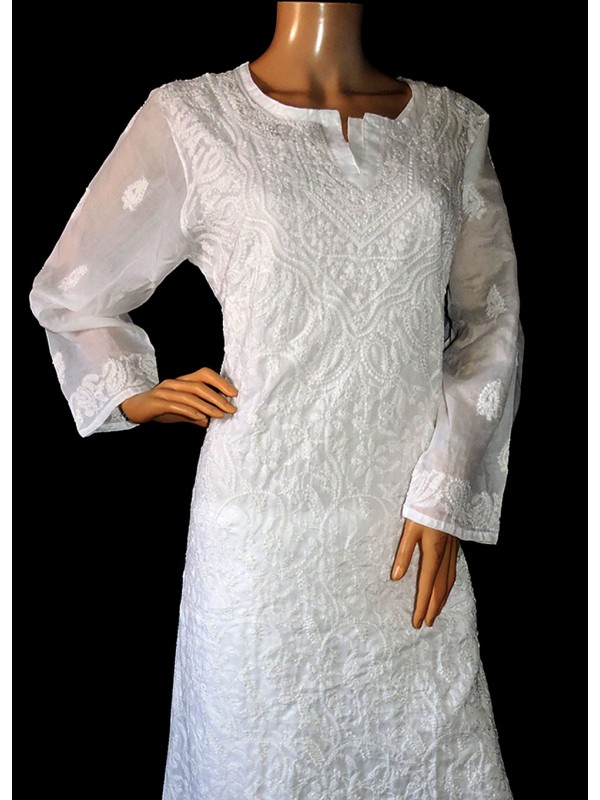 Chikankari kurti on pure cotton hakoba fabric. | Kurti designs, Ethnic  fashion, Fashion